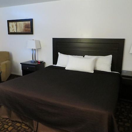 Travelodge By Wyndham ปรินซ์อัลเบิร์ต ภายนอก รูปภาพ